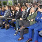En la imagen, de izquierda a derecha: José Miguel Contreras, Ramón Osorio, Francisco Marhuenda,José Manuel González Pacheco, Gloria Lomana, Maurizio Carlotti, Silvio González, José Creuheras, Gentzane Uribe, Mauricio Casals, María Entrecanales, Joaquín Parera, Patricia Pérez, Eduardo Olano y José Miguel García-Gasco y Santiago Barreno