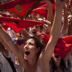 San Fermín abre el telón de fiesta, toros y riesgo