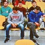 La Fiscalía enmarca la agresión en el clima de hostigamiento a la Guardia Civil impulsado por la izquierda abertzale y auspiciado por ETA para expulsar a las Fuerzas de Seguridad del País Vasco y Navarra, por lo que imputa a los acusados (en la imagen) delitos de lesiones y amenazas terroristas