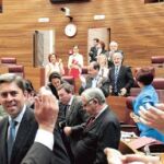 Camps se reafirma en el Parlamento