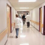 Médicos y enfermeras, empujados al éxodo