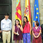 La vicepresidenta del Consell recibió ayer a baloncestistas valencianos