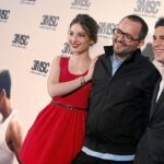 María Valverde y Mario Casas, junto al director de «Tres metros sobre el cielo», Fernando González Molina