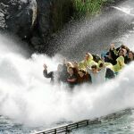 El juicio por el caso Terra Mítica, con 38 personas acusadas de delitos contra la hacienda pública, estafa y falsificación de documento mercantil, comenzó en Valencia a finales de marzo. En la imagen una de las atracciones del parque alicantino.