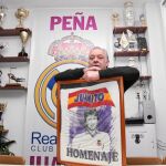 Antonio Barroso, presidente de la Peña Madridista Juanito de Barcelona, pasea su madridismo sin tapujos por la Ciudad Condal