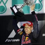 Vettel, de nuevo el mejor en la segunda sesión libre de Silverstone; Alonso sigue quinto