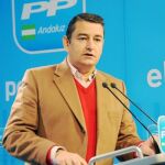 El secretario general del PP-A, Antonio Sanz, ayer en la sede regional de la formación