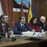 El consejero de Fomento y Medio Ambiente, Juan Carlos Suárez-Quiñones, se reúne con los alcaldes