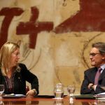 Artur Mas, y la vicepresidenta, Neus Munté, durante la reunión del gobierno catalán hoy en Barcelona.