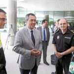 El nuevo alcalde visitó ayer la Jefatura de la Policía Local de la Ranilla