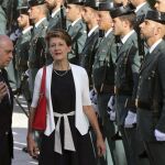 Fernández Díaz y la presidenta de la Confederación Suiza, Simonetta Sommaruga, en la sede de la Guardia Civil