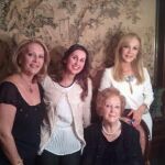 Las mujeres de la familia en las fiestas de Navidad
