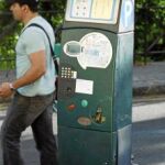 A petardazos contra los parquímetros