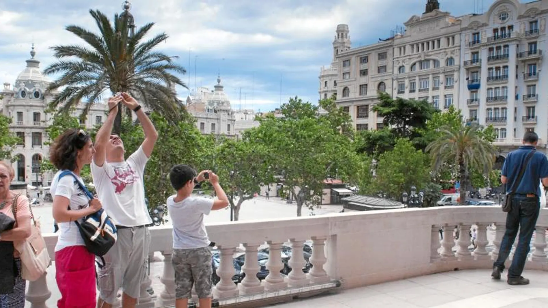 Los vecinos podrán acceder al balcón municipal en las mascletàs