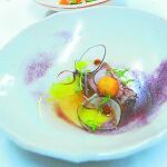 La despensa del Bon Amb desborda más de cuarenta productos marinos