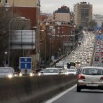 Coches por las calles de Madrid, en una imagen de archivo
