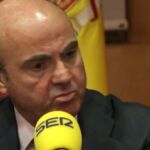 Luis de Guindos durante la entrevista