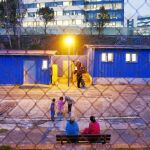 El barracón en el que el Ayuntamiento ofrece alojamiento a la familia de Halima está en Fuencarral y depende de la Concejalía de Asuntos Sociales
