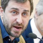 El conseller de Salut, Toni Comín, presentó ayer con el director del CatSalut, David Elvira, un plan integral para reducir las listas de espera, que dijo el conseller, está sujeto a la aprobación de nuevos presupuestos
