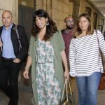 La coordinadora general de Podemos Andalucía, a su entrada en los juzgados sevillanos