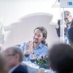Catalina Luca de Tena y Pablo Iglesias en el Foro que organizó ABC en el Casino de Madrid para el líder de Podemos