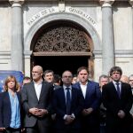 Miembros del Govern protestan junto a Ada Colau por la detención de los "Jordis"