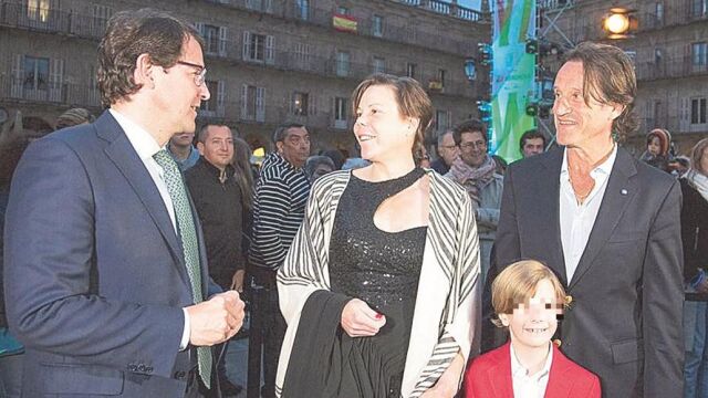 El alcalde de Salamanca, Alfonso Fernández, la princesa Kalina de Bulgaria, su marido Kitín Muñoz y su hijo Hassan