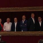 Los candidatos aparcan sus diferencias para hacerse una foto