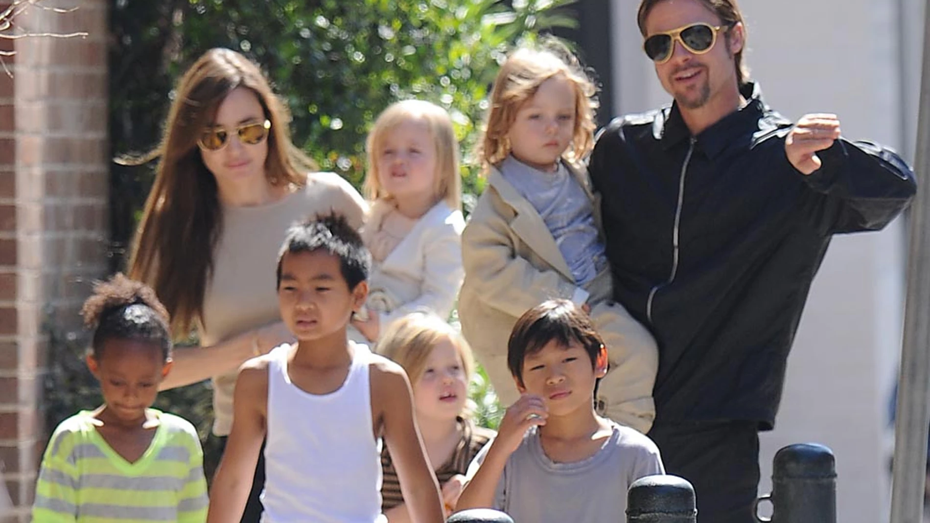 Los hijos de Angelina Jolie y Brad Pitt hablan siete idiomas