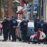 Imagen de archivo de un grupo de policías belgas, durante una operación el pasado 9 de abril