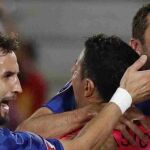 Los croatas celebra el segundo gol del equipo ante España