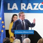 Alfonso Ussía, en un momento de su intervención. Luis Díaz