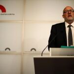 El presidente del grupo parlamentario de JxSí, Lluís Corominas durante la rueda de prensa