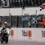 Triunfo del suizo Dominique Aegerter