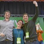 El encargado de ICV de negociar con Podem y BComú la configuración de un espacio de izquierdas será Ernest Urtasun, en la imagen a la izquierda junto a Marta Ribas y David Cid
