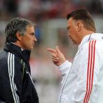 Imagen de archivo del 13 de agosto del 2010 de Louis van Gaal, por entonces entrebnador del Bayern Munich (d) y de Mourinho, entrenador en esas fechas, del Real Madrid (i)