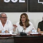 La presidenta de la Junta reunió ayer a su Comisión Ejecutiva Regional para activar la convocatoria del congreso del PSOE andaluz para el 28 y 29 de julio