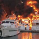 Las llamas devoran seis yates en el Puerto de Sant Adrià del Besòs
