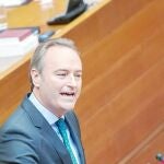 El presidente Alberto Fabra durante la sesión de control de Les Corts de ayer