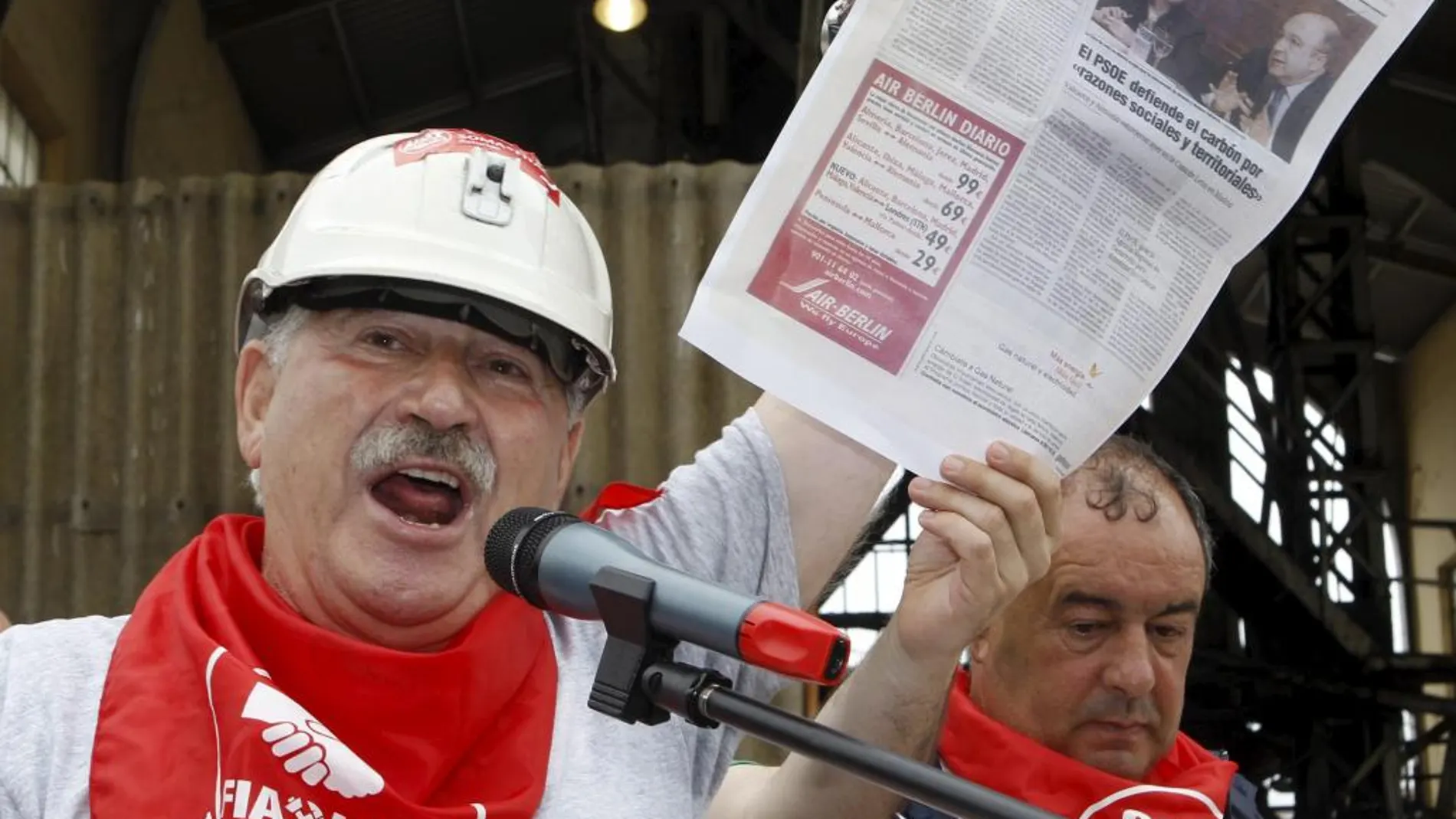 El exsecretario general del SOMA-FITAG-UGT, José Ángel Fernández Villa deberá cumplir tres años de cárcel por apropiación indebida