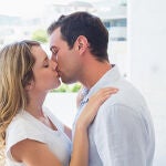 ¿Por qué cerramos los ojos mientras besamos?