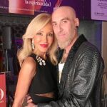 Carmen Lomana con el diseñador Etxeberria