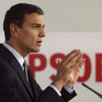 El secretario general del PSOE y candidato a la presidencia del Gobierno, Pedro Sánchez, durante una rueda de prensa