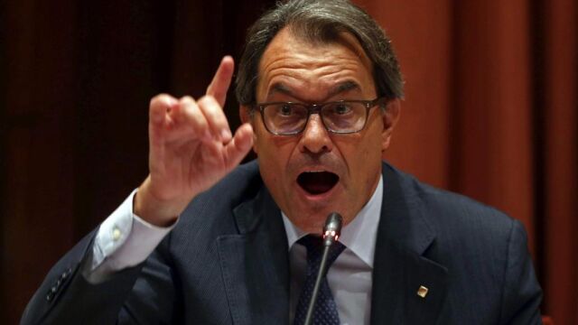 El presidente de la Generalitat, Artur Mas, durante su comparecencia ayer ante la Diputación Permanente del Parlament.
