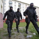 Policías francesas en el barrio de Meinau, en Estrusburgo donde vivió el tercer terrorista