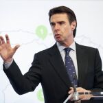 José Manuel Soria en la presentación del Plan de Espacios Coworking y Empleo Joven de la Escuela de Organización Industrial (EOI) celebrada en el Cabildo de Tenerife