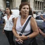 Sara Garfunkel, madre del fiscal Alberto Nisman junto a Iara Nisman, hija del difunto fiscal