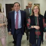 El consejero de Sanidad, Antonio María Sáez, asiste a la reunión de la Conferencia Médica