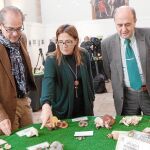 El presidente de la Asociación Pedro Pérez junto con Mayte Martín y Feliciano Ferrero, de la Fundación Caja Rural