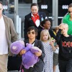 Al actor (en la imagen con Jolie y sus hijos) le podría esperar un duro divorcio y una dolorosa batalla por la custodia